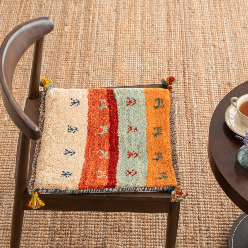 ギャッベ　ペルシャ手織り絨毯　座布団　43×40cm