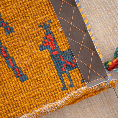 ギャッベ　ペルシャ手織り絨毯　座布団　39×43cm