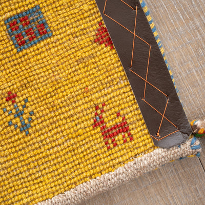 ギャッベ　ペルシャ手織り絨毯　座布団　42×44cm