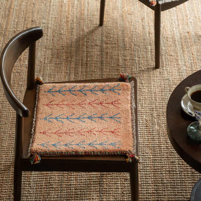 ギャッベ　ペルシャ手織り絨毯　座布団　41×39cm