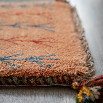 ギャッベ　ペルシャ手織り絨毯　座布団　41×39cm