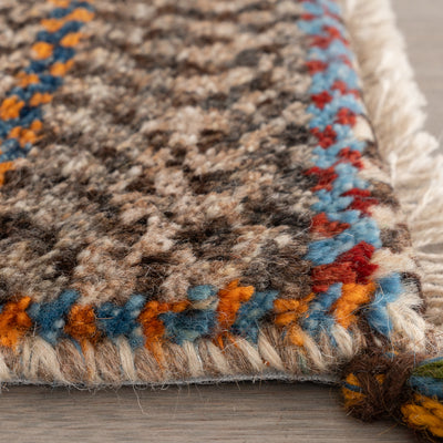 ギャッベ　ペルシャ手織り絨毯　座布団　44×42cm