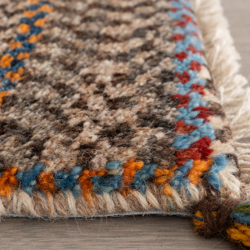 ギャッベ　ペルシャ手織り絨毯　座布団　44×42cm