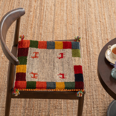 ギャッベ　ペルシャ手織り絨毯　座布団　44×42cm