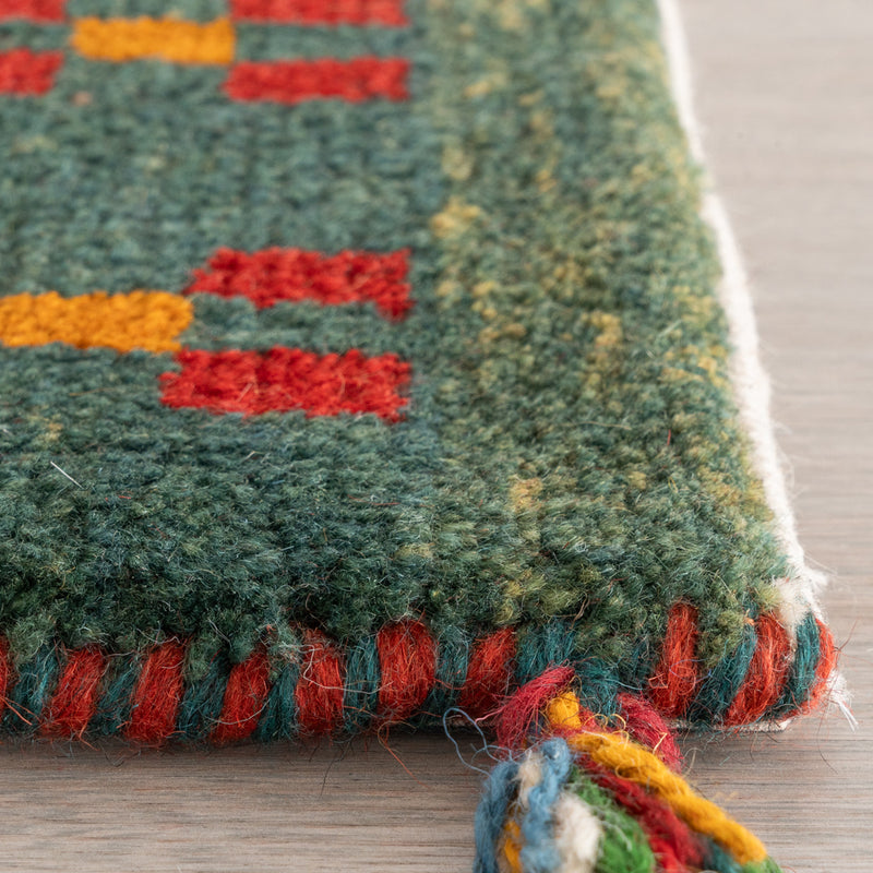 ギャッベ　ペルシャ手織り絨毯　座布団　40×43cm