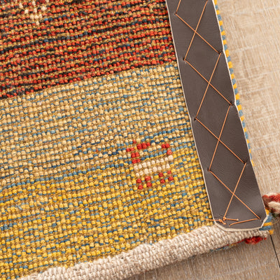 ギャッベ　ペルシャ手織り絨毯　座布団　43×44cm