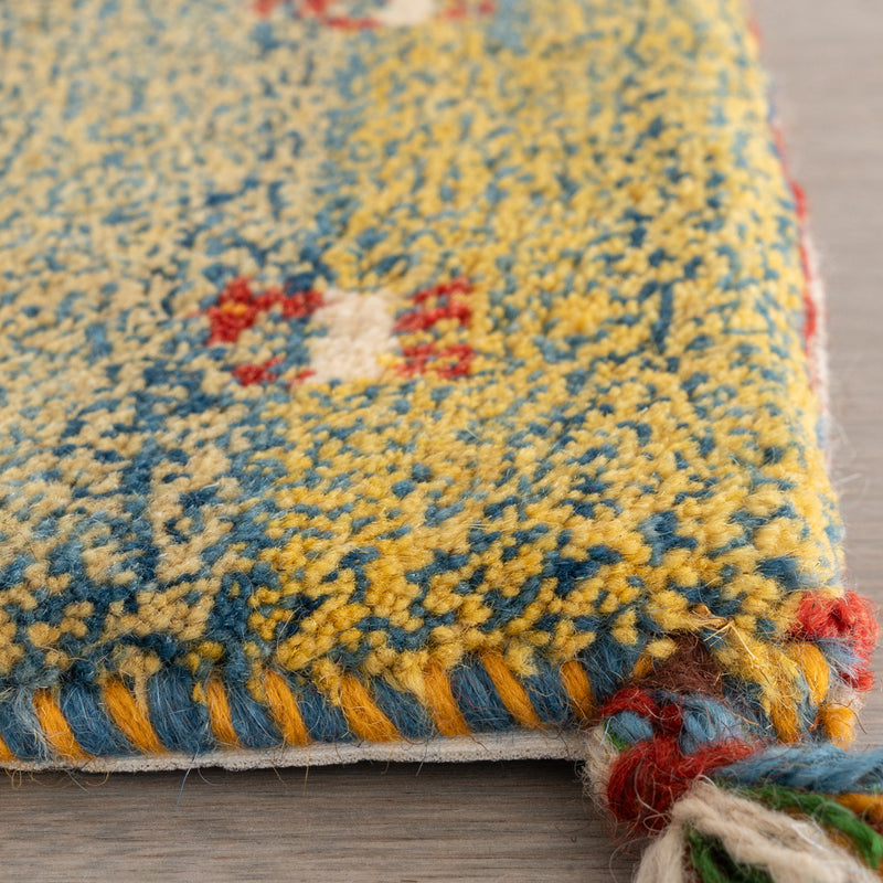 ギャッベ　ペルシャ手織り絨毯　座布団　43×44cm