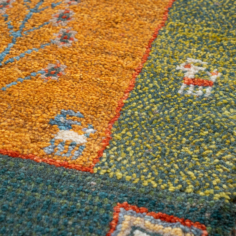 ギャッベ　ペルシャ手織り絨毯　座布団　44×46cm