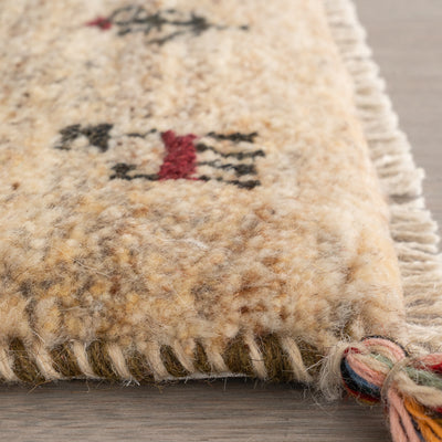 ギャッベ　ペルシャ手織り絨毯　座布団　47×42cm