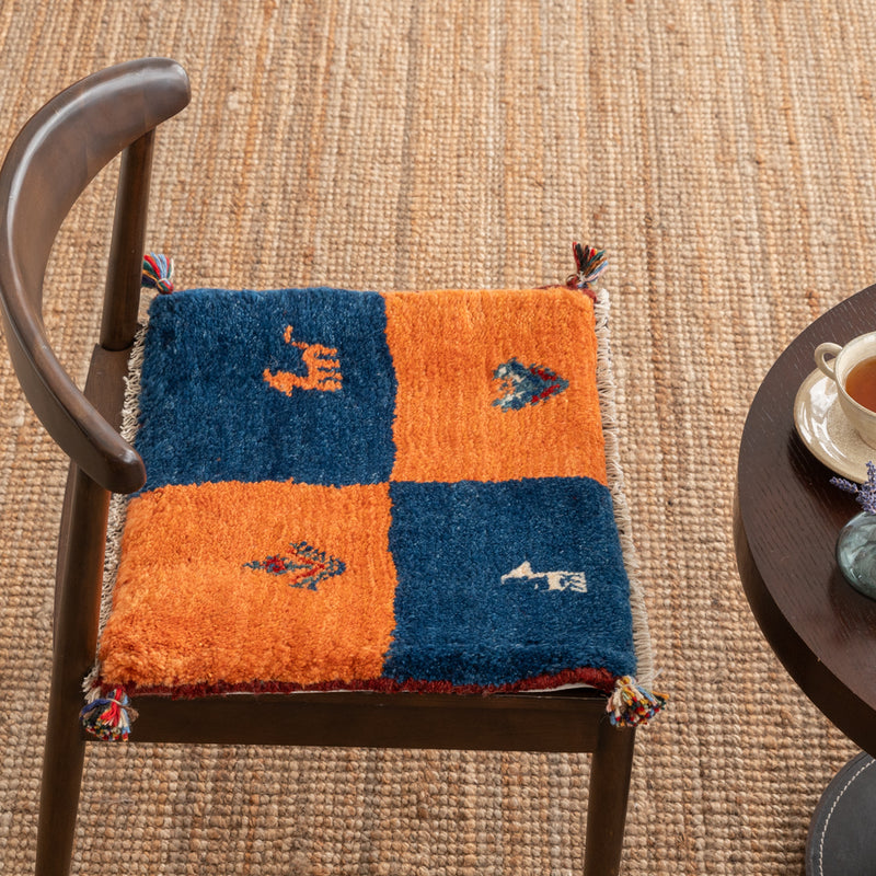 ギャッベ　ペルシャ手織り絨毯　座布団　46×42cm