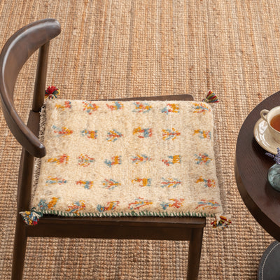 ギャッベ　ペルシャ手織り絨毯　座布団　42×47cm