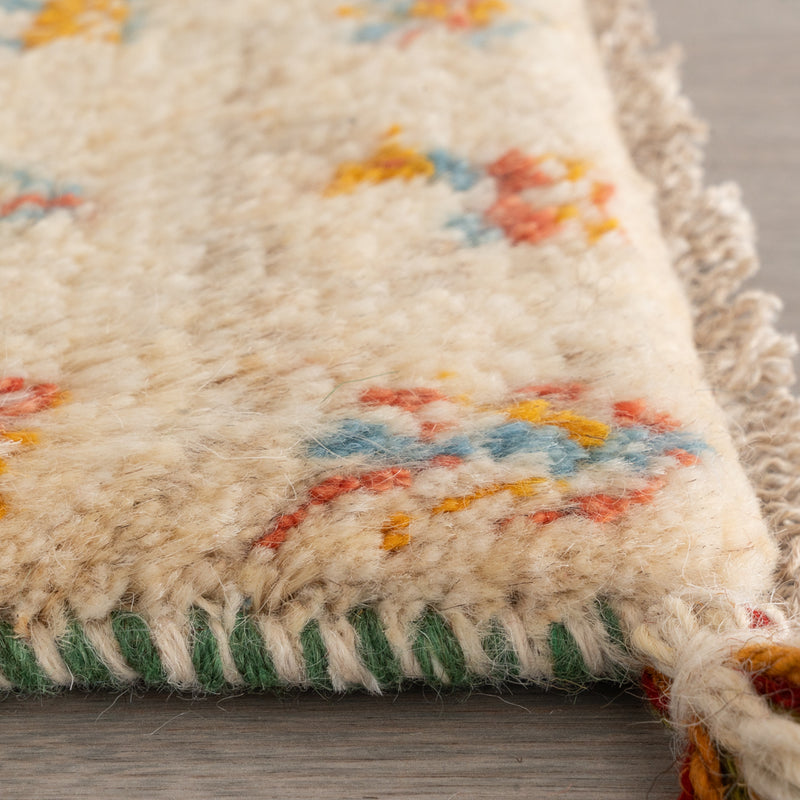 ギャッベ　ペルシャ手織り絨毯　座布団　42×47cm