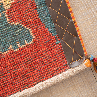 ギャッベ　ペルシャ手織り絨毯　座布団　44×42cm