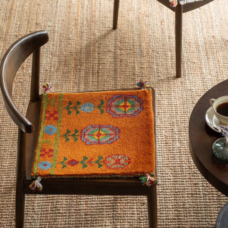 ギャッベ　ペルシャ手織り絨毯　座布団　42×41cm