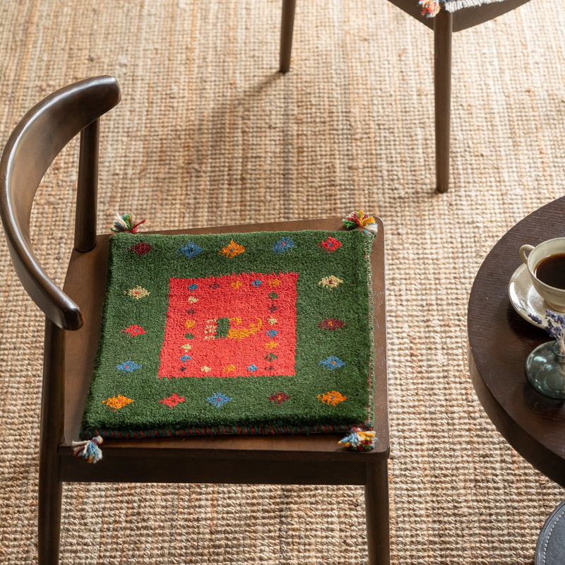 ギャッベ　ペルシャ手織り絨毯　座布団　39×40cm