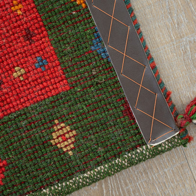 ギャッベ　ペルシャ手織り絨毯　座布団　39×40cm