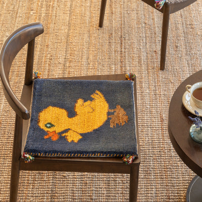 ギャッベ　ペルシャ手織り絨毯　座布団　40×42cm