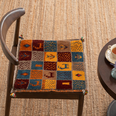 ギャッベ　ペルシャ手織り絨毯　座布団　45×43cm