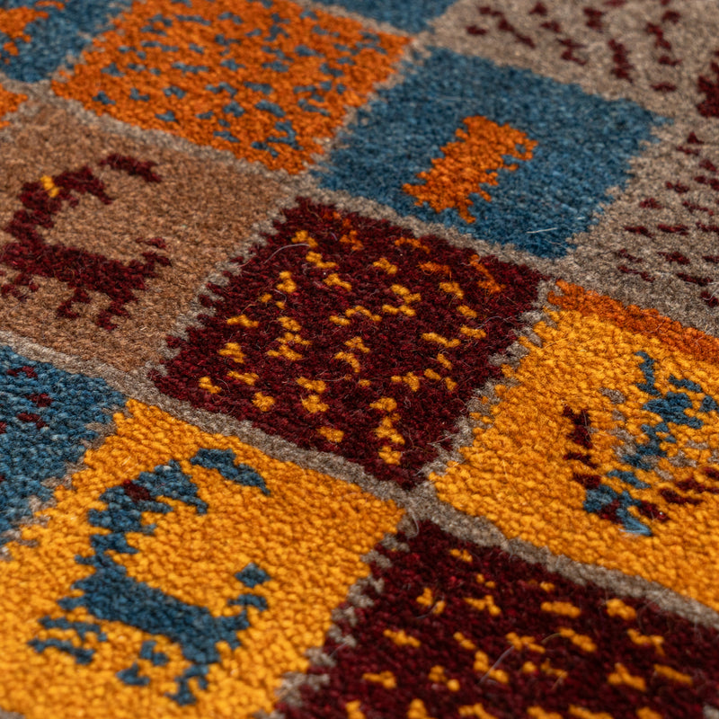 ギャッベ　ペルシャ手織り絨毯　座布団　45×43cm