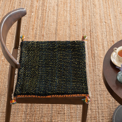 ギャッベ　ペルシャ手織り絨毯　座布団　47×42cm