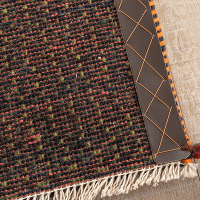 ギャッベ　ペルシャ手織り絨毯　座布団　47×42cm