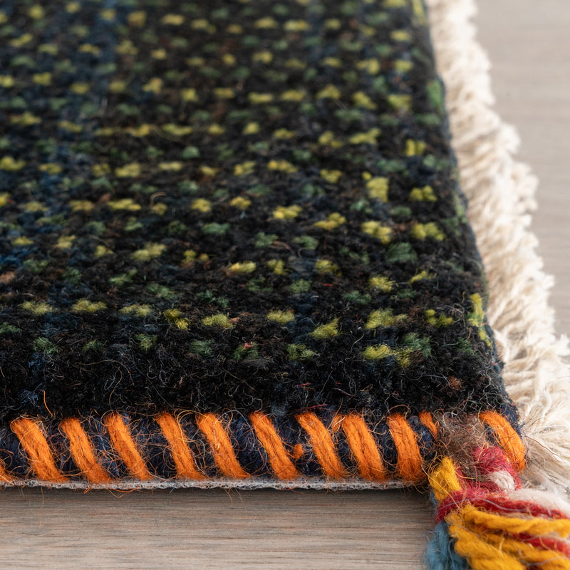 ギャッベ　ペルシャ手織り絨毯　座布団　47×42cm