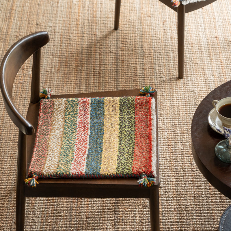 ギャッベ　ペルシャ手織り絨毯　座布団　39×42cm