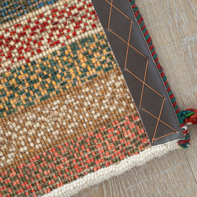 ギャッベ　ペルシャ手織り絨毯　座布団　39×42cm