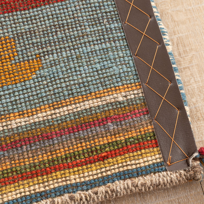 ギャッベ　ペルシャ手織り絨毯　座布団　43×43cm