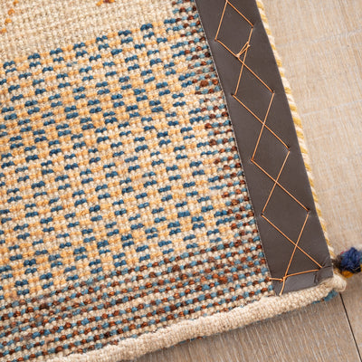 ギャッベ　ペルシャ手織り絨毯　座布団　42×42cm
