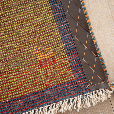 ギャッベ　ペルシャ手織り絨毯　座布団　44×41cm