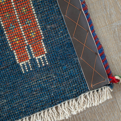 ギャッベ　ペルシャ手織り絨毯　座布団　40×41cm