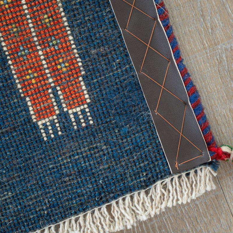 ギャッベ　ペルシャ手織り絨毯　座布団　40×41cm