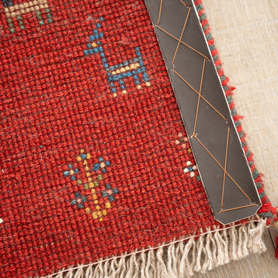 ギャッベ　ペルシャ手織り絨毯　座布団　44×42cm
