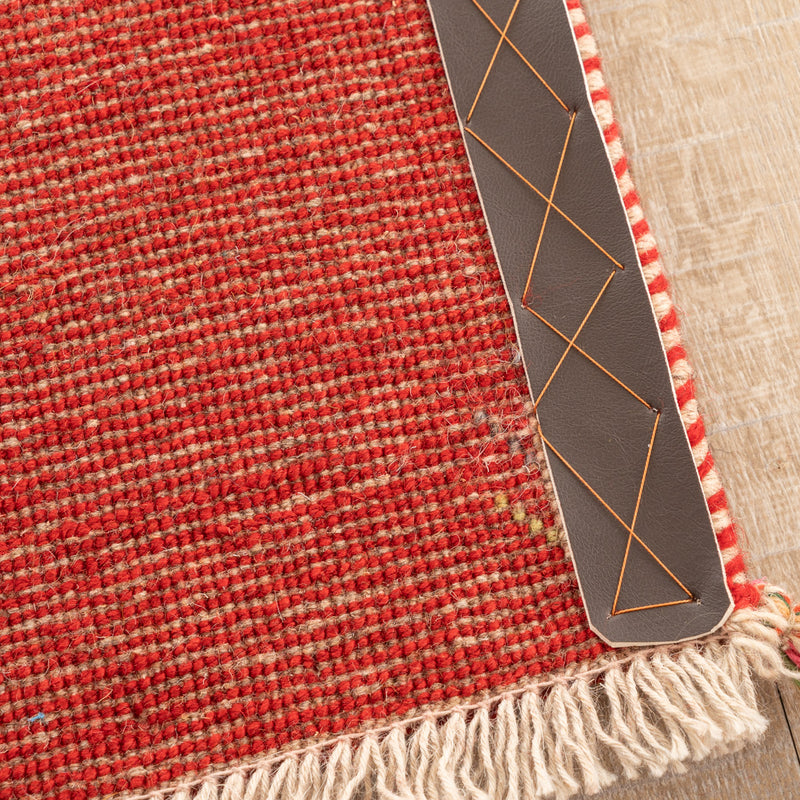 ギャッベ　ペルシャ手織り絨毯　座布団　45×43cm