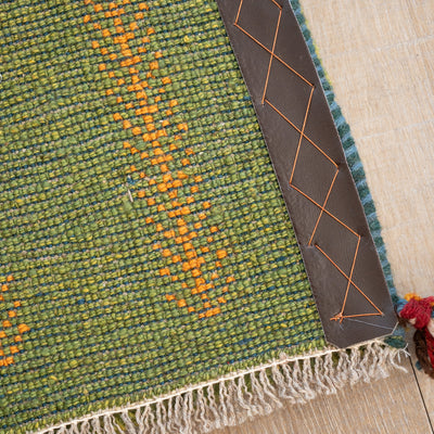ギャッベ　ペルシャ手織り絨毯　座布団　40×38cm