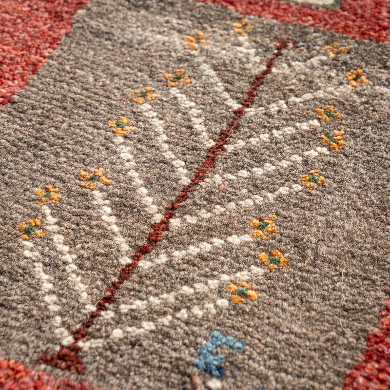 ギャッベ　ペルシャ手織り絨毯　座布団　42×45cm