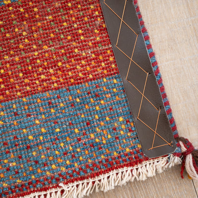 ギャッベ　ペルシャ手織り絨毯　座布団　45×39cm