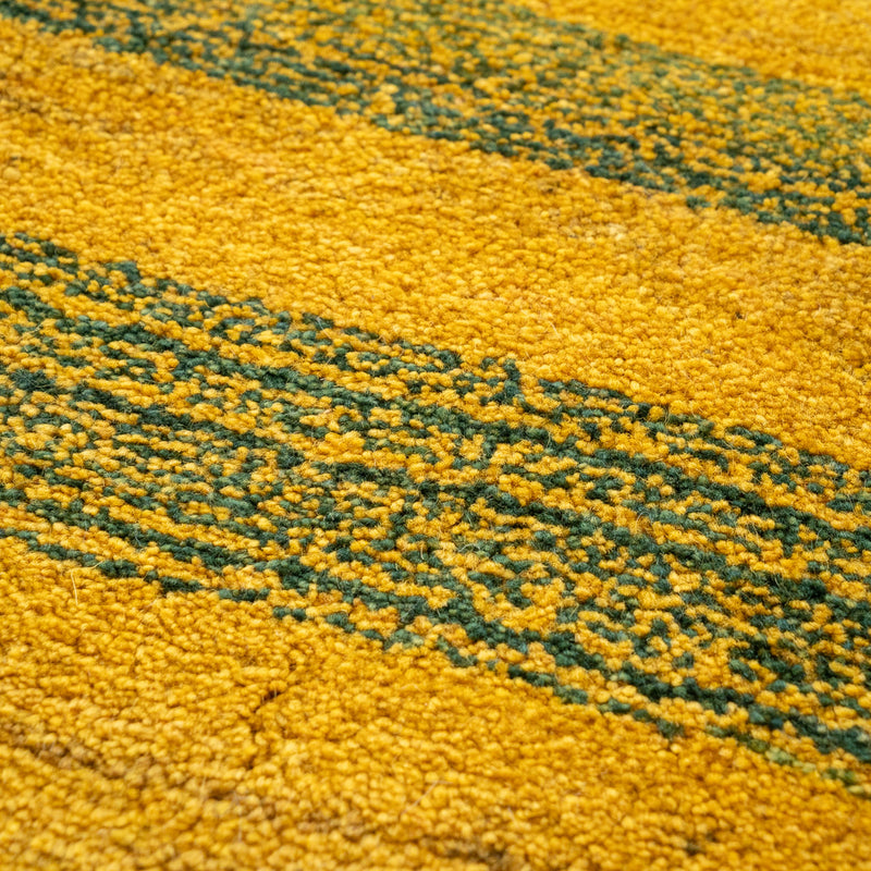 ギャッベ　ペルシャ手織り絨毯　座布団　43×37cm