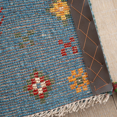 ギャッベ　ペルシャ手織り絨毯　座布団　46×41cm