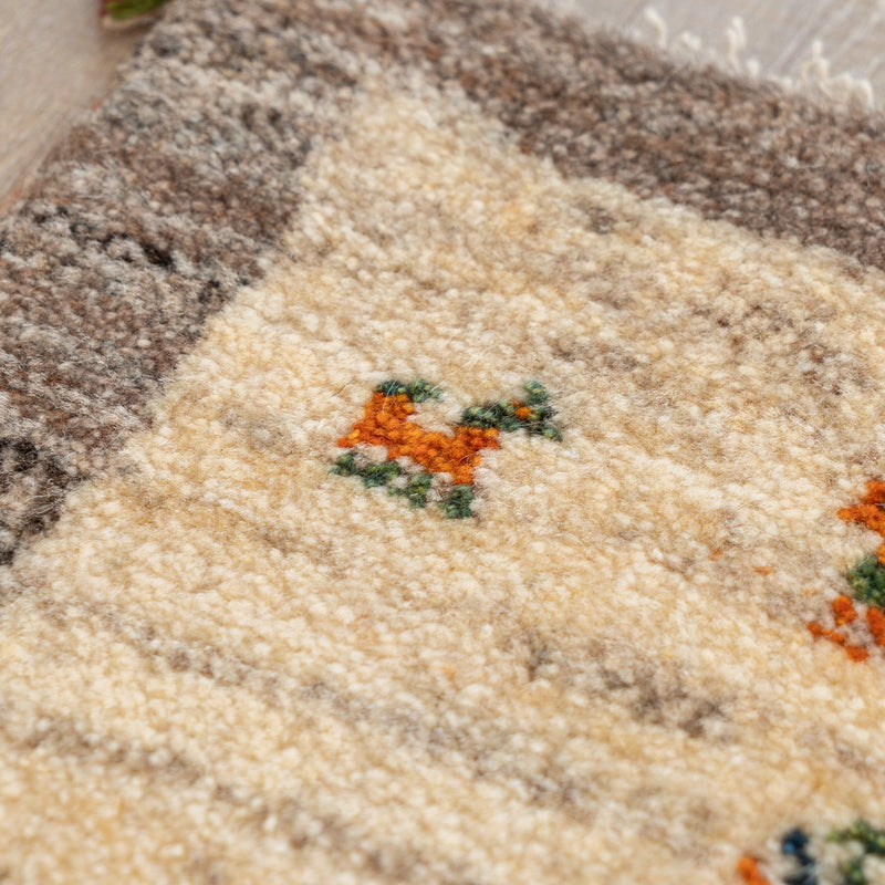 ギャッベ　ペルシャ手織り絨毯　座布団　44×41cm