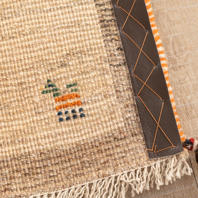 ギャッベ　ペルシャ手織り絨毯　座布団　44×41cm