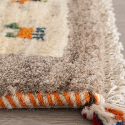 ギャッベ　ペルシャ手織り絨毯　座布団　44×41cm