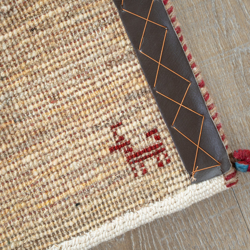 ギャッベ　ペルシャ手織り絨毯　座布団　39×35cm