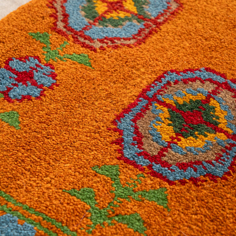 ギャッベ　ペルシャ手織り絨毯　座布団　43×41cm