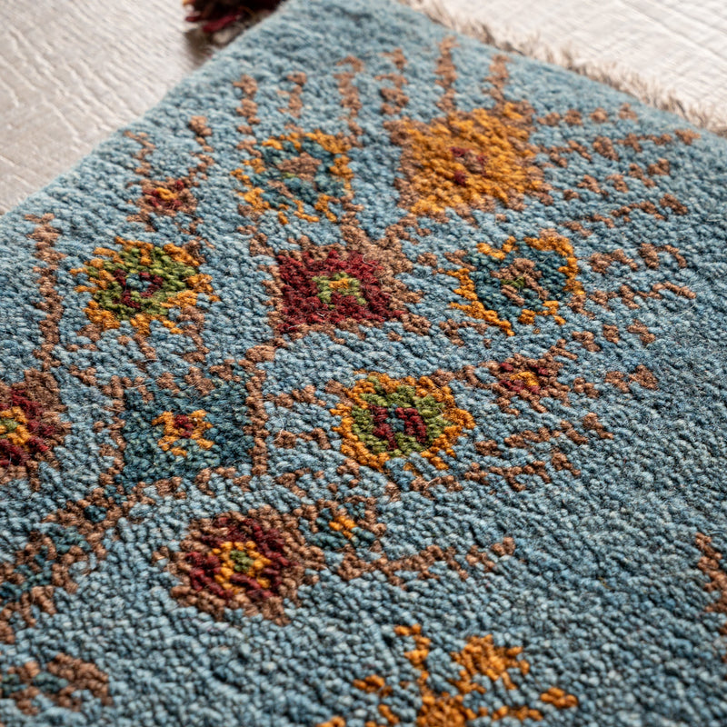 ギャッベ　ペルシャ手織り絨毯　座布団　42×39cm