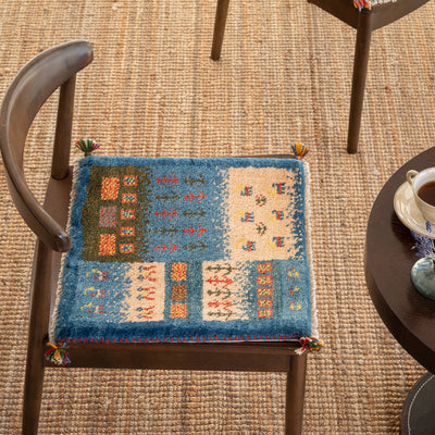ギャッベ　ペルシャ手織り絨毯　座布団　45×43cm