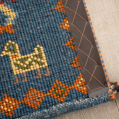 ギャッベ　ペルシャ手織り絨毯　座布団　42×38cm