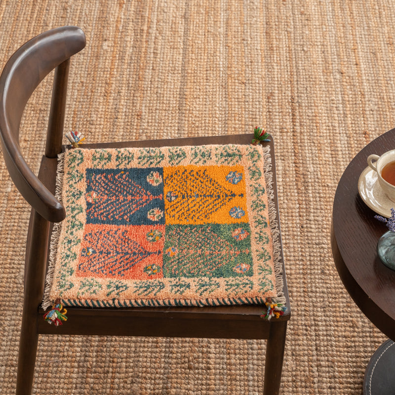 ギャッベ　ペルシャ手織り絨毯　座布団　41×40cm