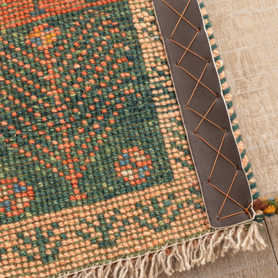 ギャッベ　ペルシャ手織り絨毯　座布団　41×40cm